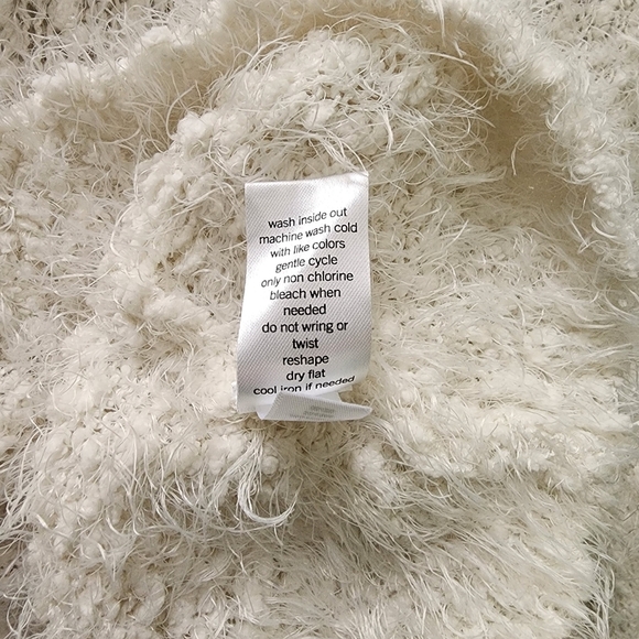 SO Women's White Eyelash Fuzzy Sweater - Size XS - Picture 5 of 5